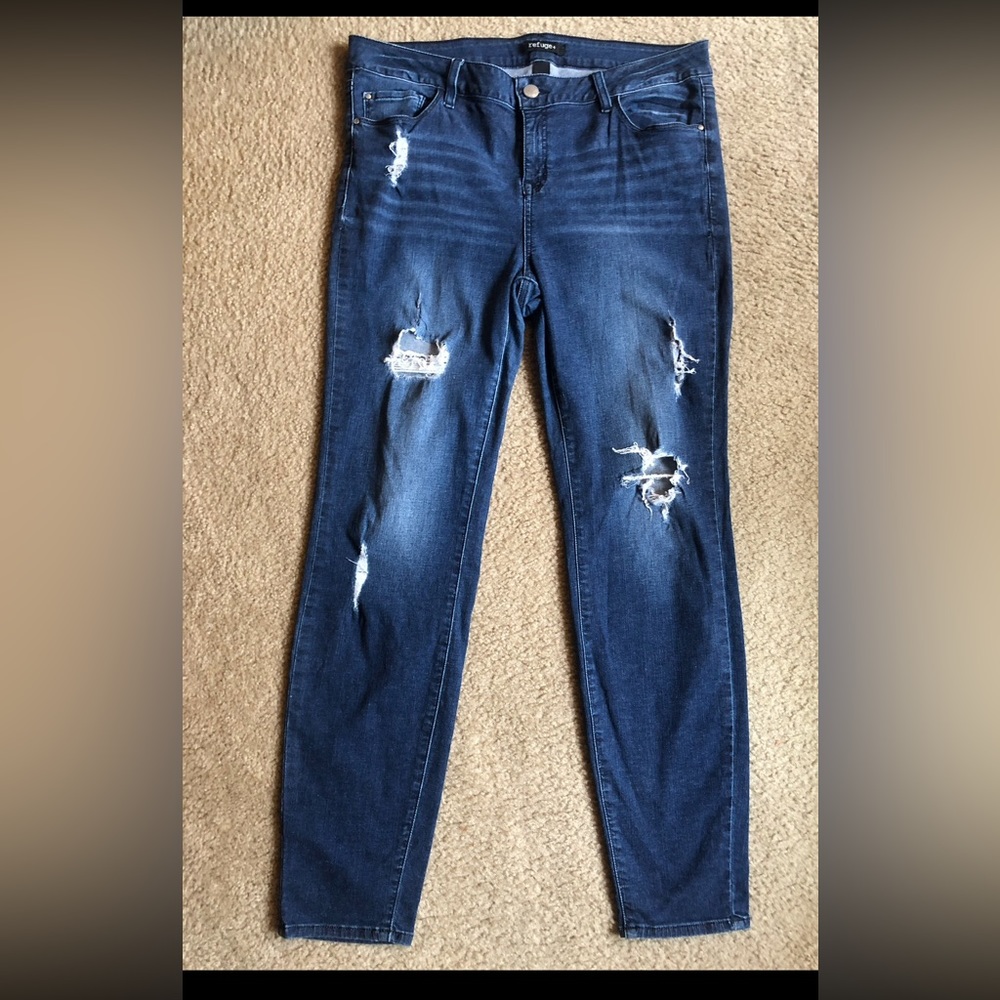 Refuge straight leg distressed jeans 16